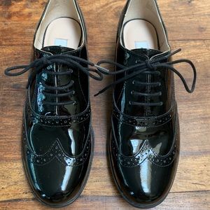 Clark’s Black Patent Leather Oxfords, Size 7